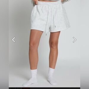 Comfrt Minimalist Shorts in a white leopard print